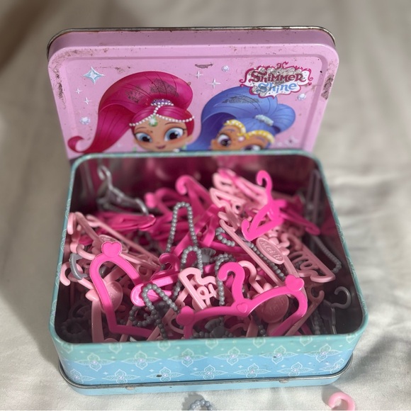 Barbie doll hangers - Picture 3 of 4